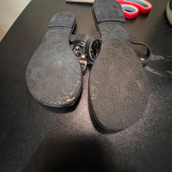 Tory Burch size 7.5 black Metal Miller soft sandal - Picture 8 of 11
